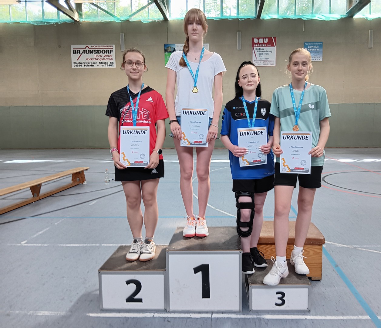 Die Siegerehrung der Jugend 19 im Einzel bei den Mädchen - Foto von Ines Mietzsch